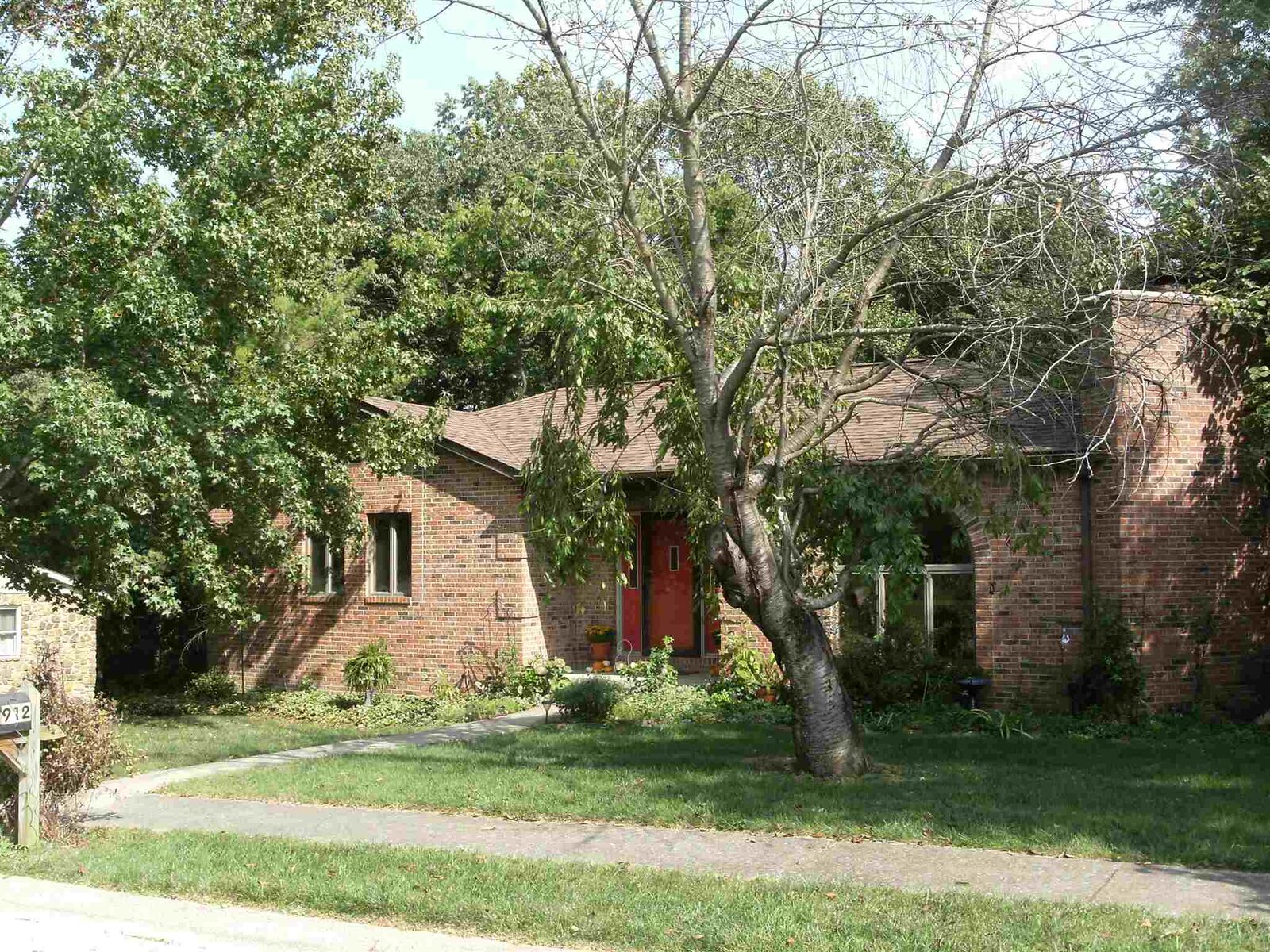 Property Photo:  912 N Plymouth Court  IN 47408 