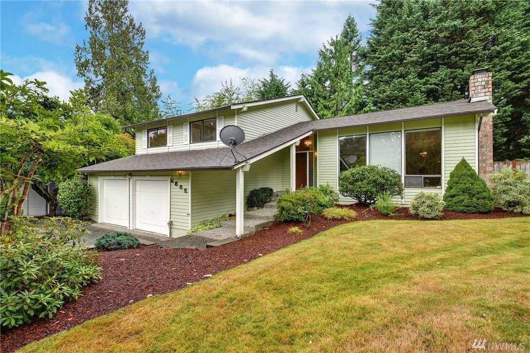 Property Photo:  4805  158th Court NE  WA 98052 