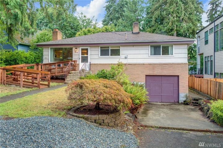 3013 NE 89th St  Seattle WA 98115 photo