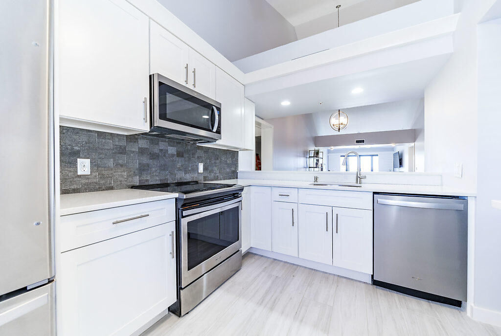 Property Photo: 901 Seafarer Circle 504 FL 33477