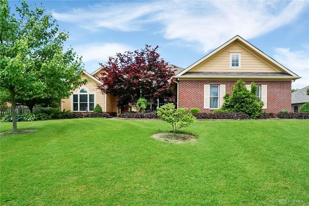 Property Photo:  1945 Maple Lane  OH 45432 