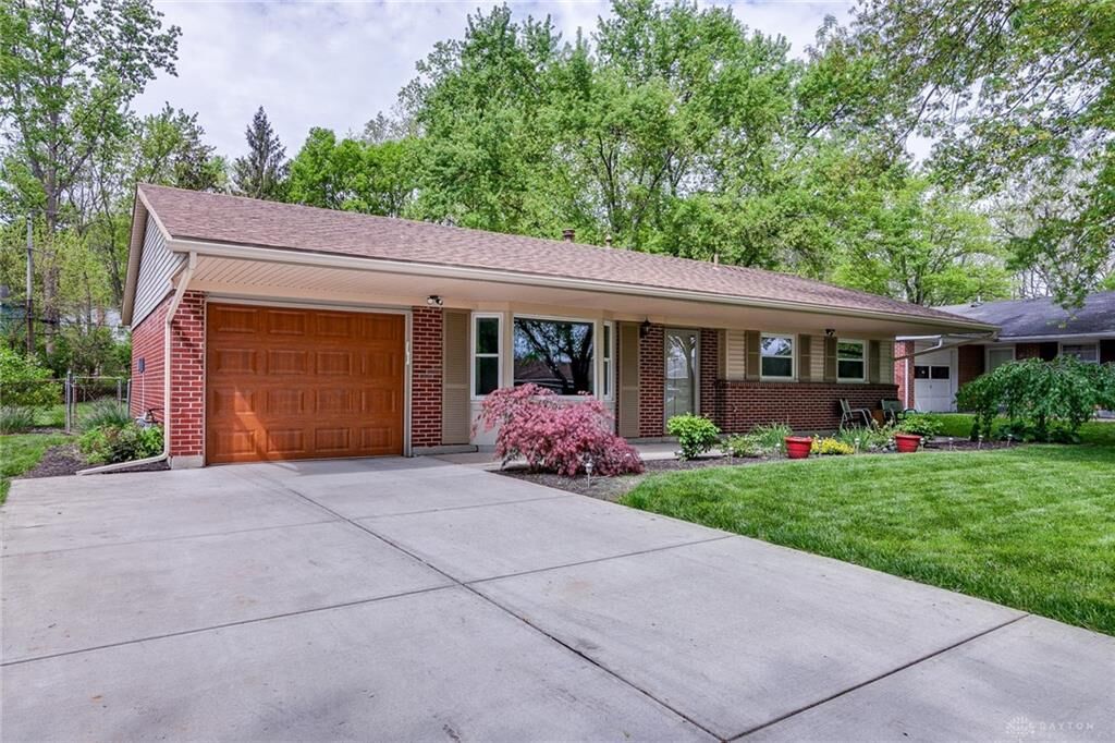 Property Photo: 8507 Elmway Drive OH 45415