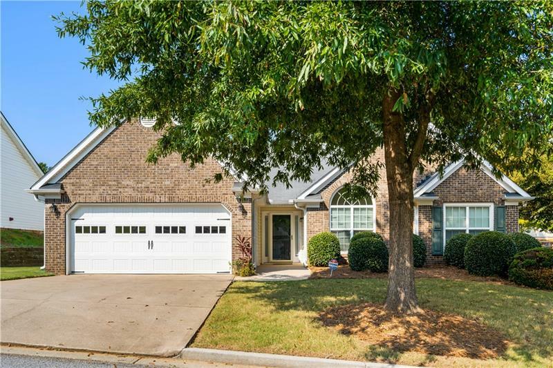 Property Photo: 2818 Hillvale Cove Way 30058