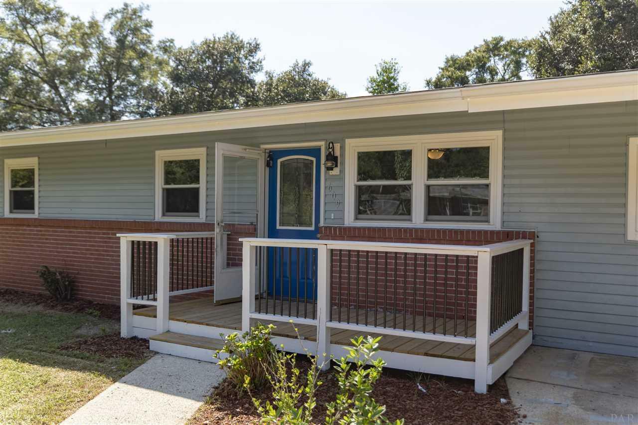 Property Photo: 609 N 78th Ave FL 32506