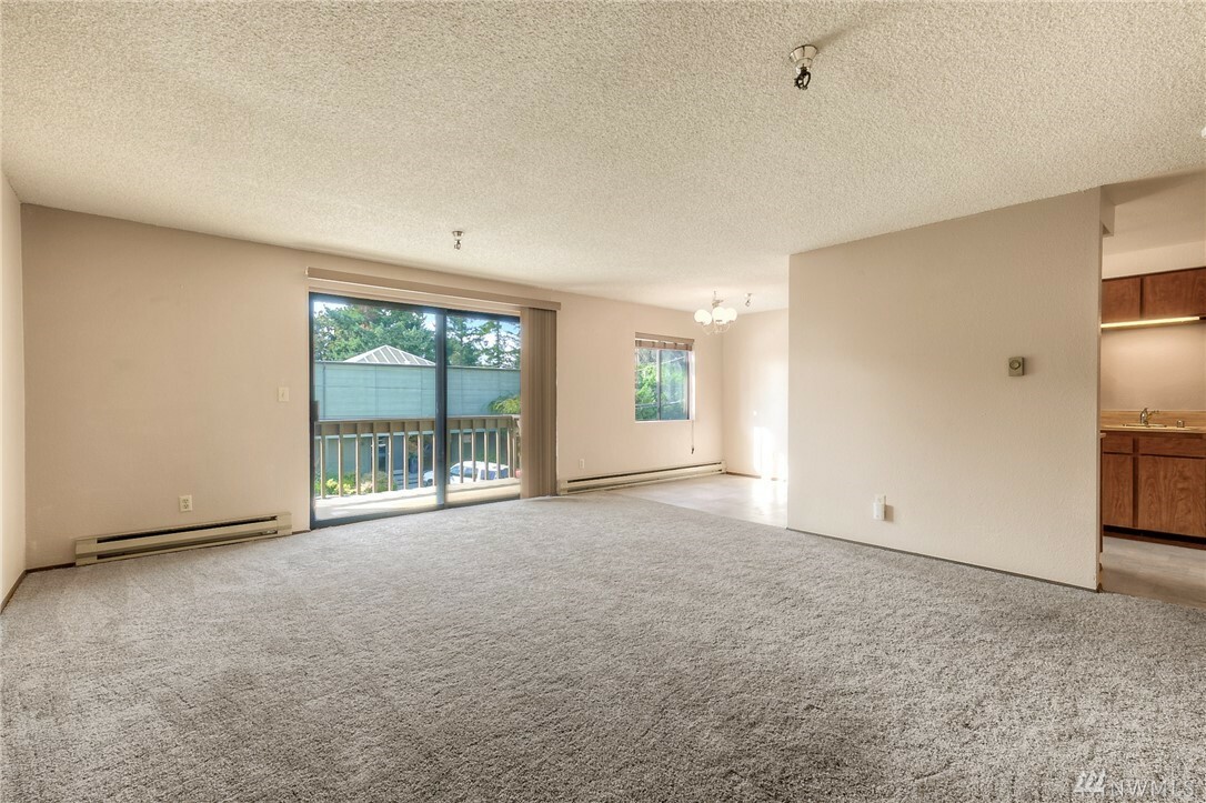 Property Photo:  2121 SW 152nd St 202  WA 98166 