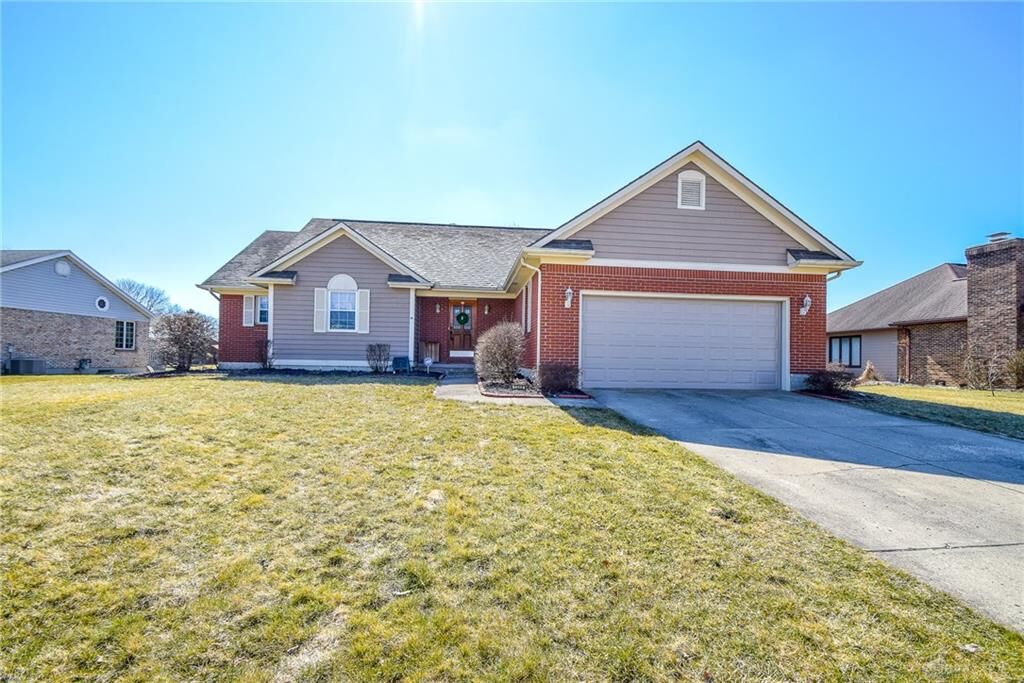 Property Photo: 1512 Brook Park Drive OH 45373