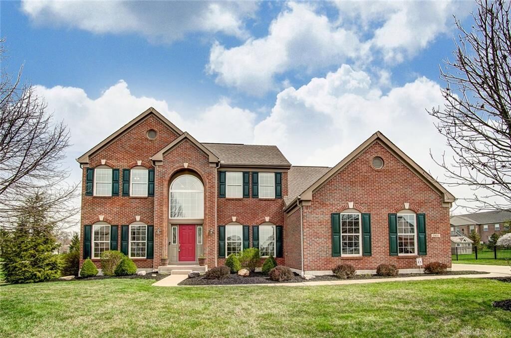 Property Photo: 5451 Greenfinch Drive OH 45342