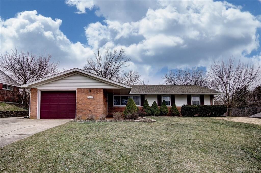 Property Photo: 6693 Helwig Drive OH 45424