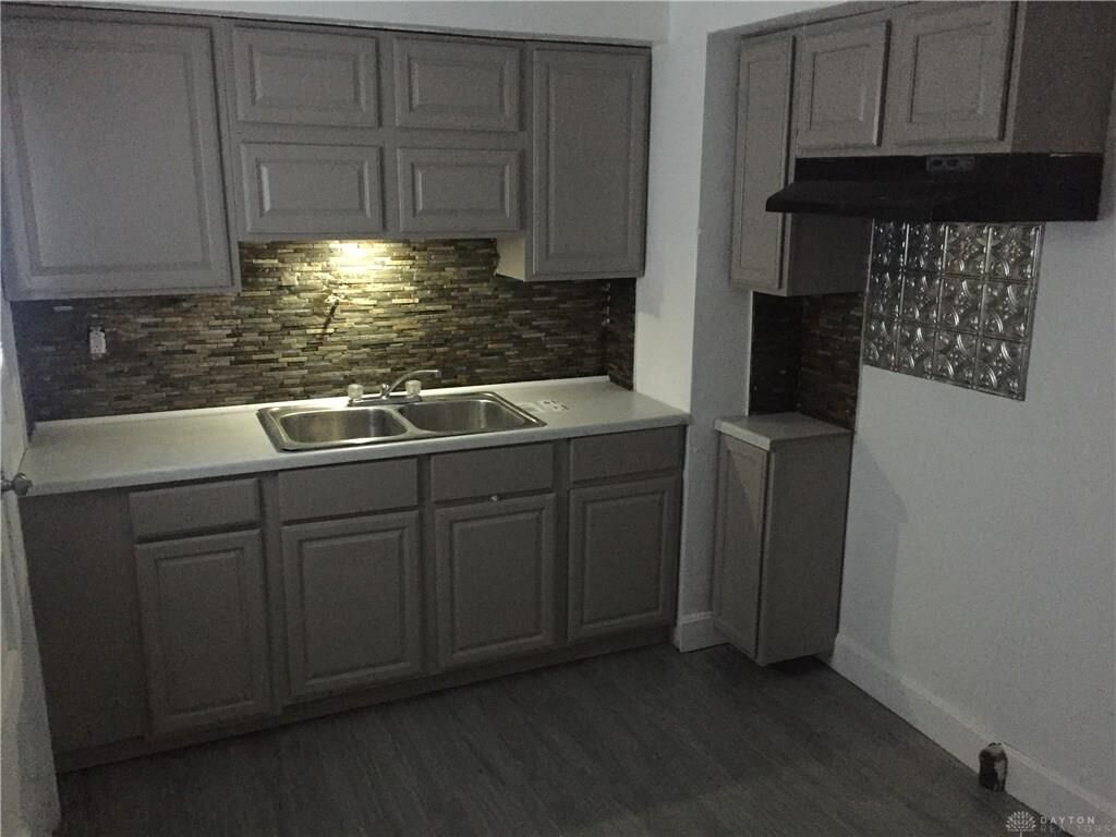 Property Photo: 332 E Maplewood Avenue OH 45405