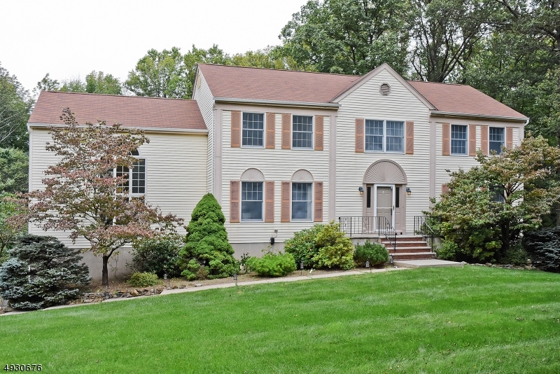 Property Photo: 27 Leigh Ct NJ 07869