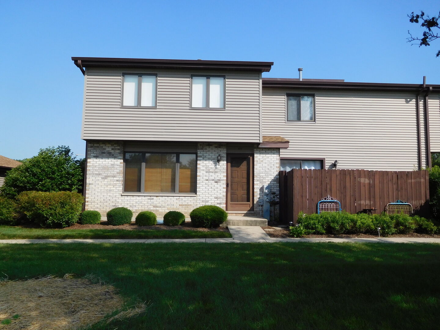 Property Photo:  414 Circlegate Road 4  IL 60451 