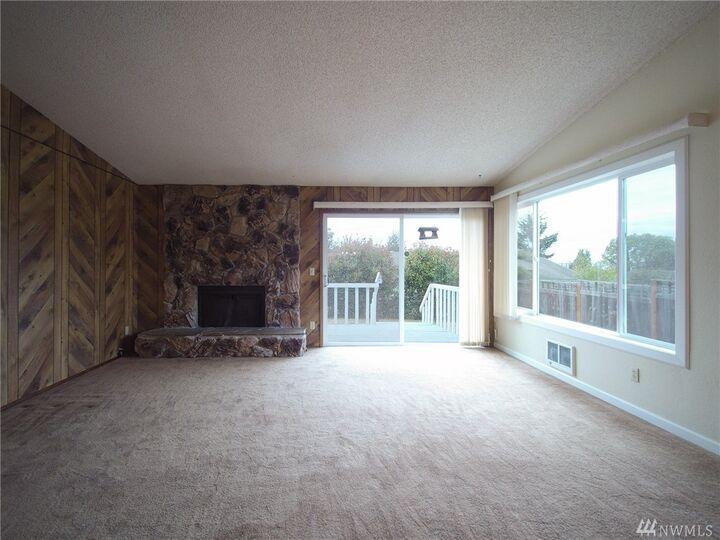 Property Photo: 1324 Samara Dr WA 98363