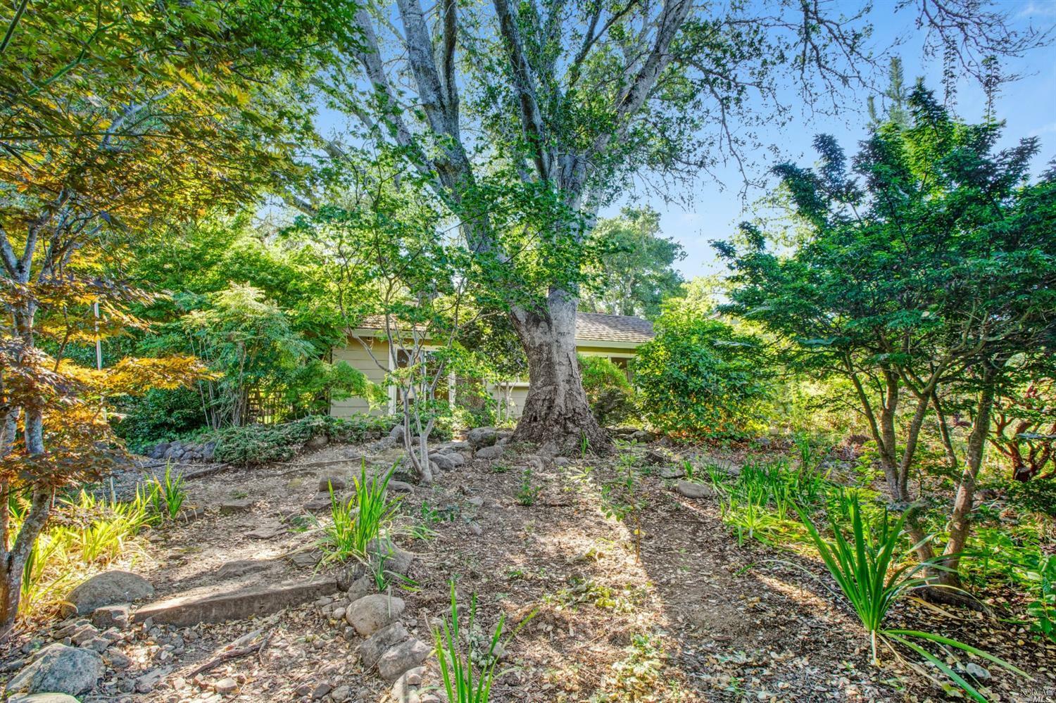 Property Photo:  452 Oak Brook Lane  CA 95409 