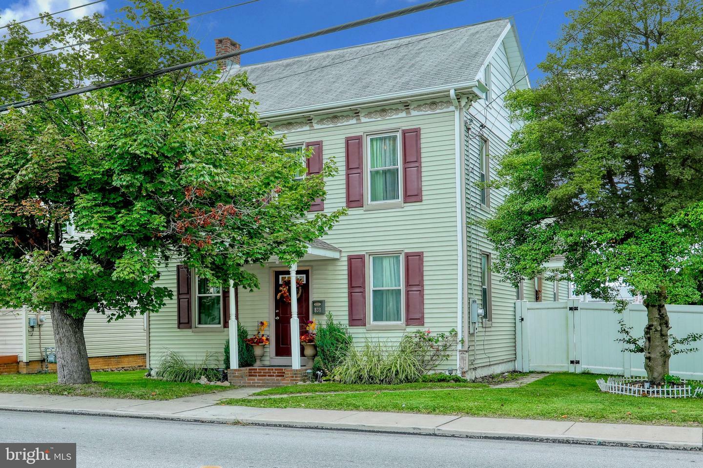 Property Photo:  838 York Street  PA 17331 