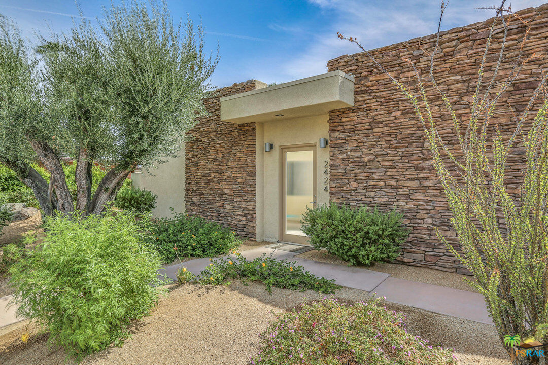 Property Photo:  2424 S Pebble Beach Drive  CA 92264 