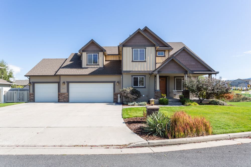 Property Photo:  1423 S Drummond St  WA 99016 