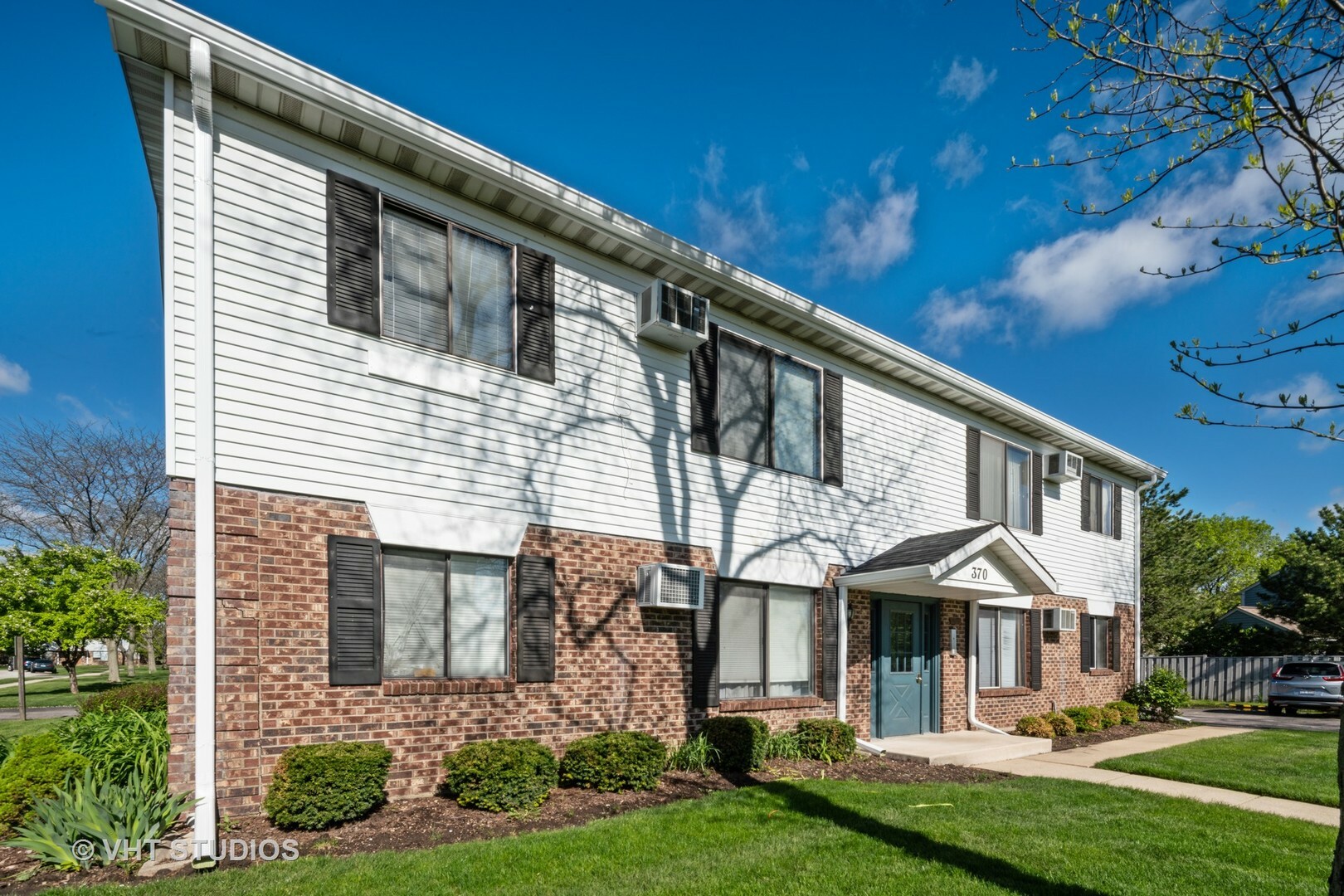 Property Photo: 370 Echo Lane 2 IL 60504