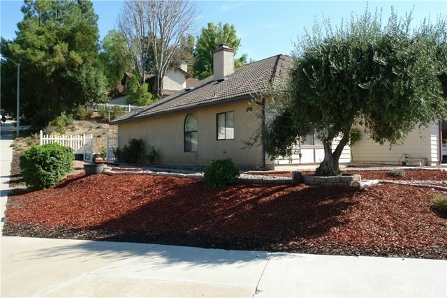 Property Photo:  29840 Via Puesta Del Sol  CA 92591 