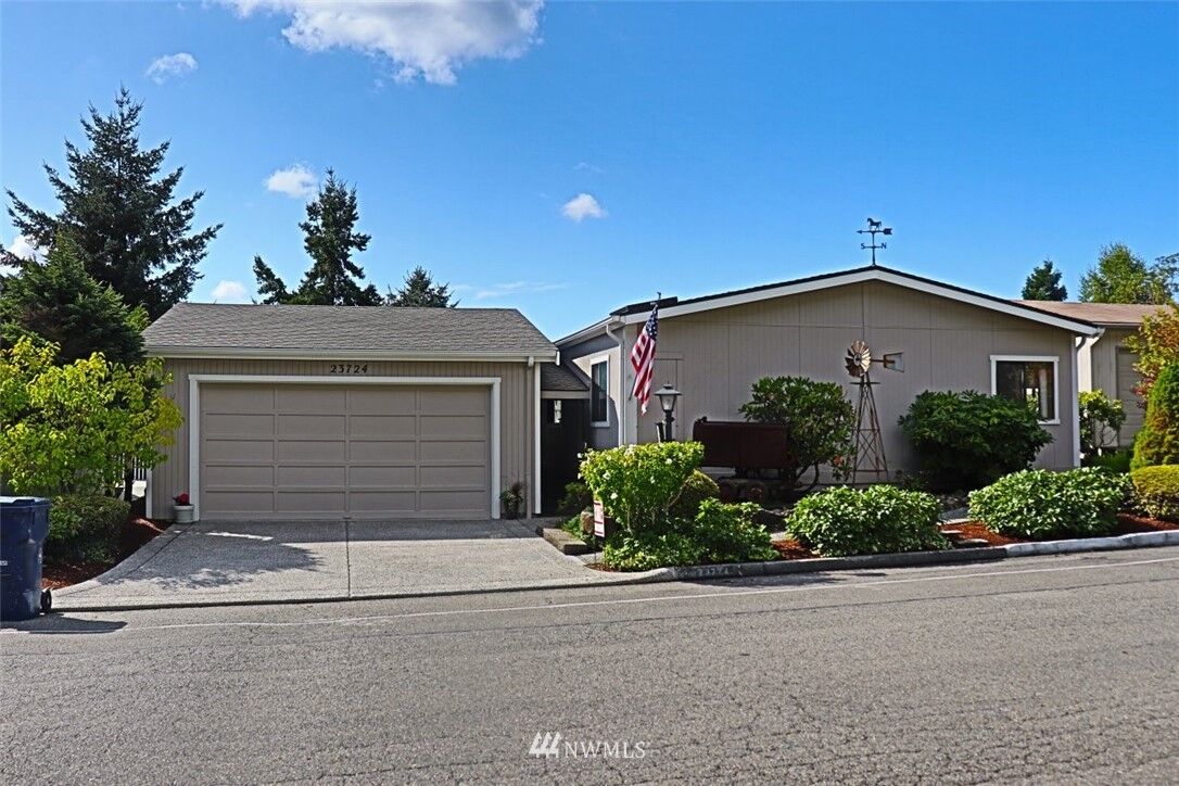 Property Photo:  23724 7th Place W  WA 98021 