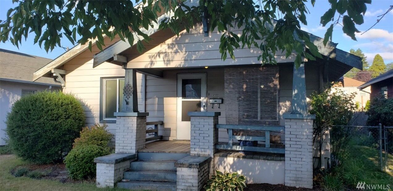 Property Photo: 4515 Pacific Ave WA 98418