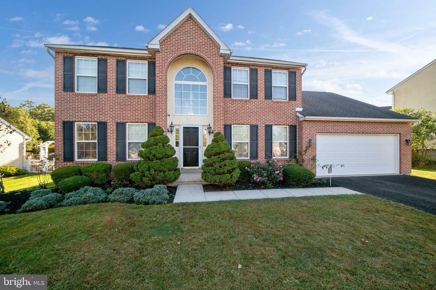 Property Photo: 304 Buckingham Circle PA 19438