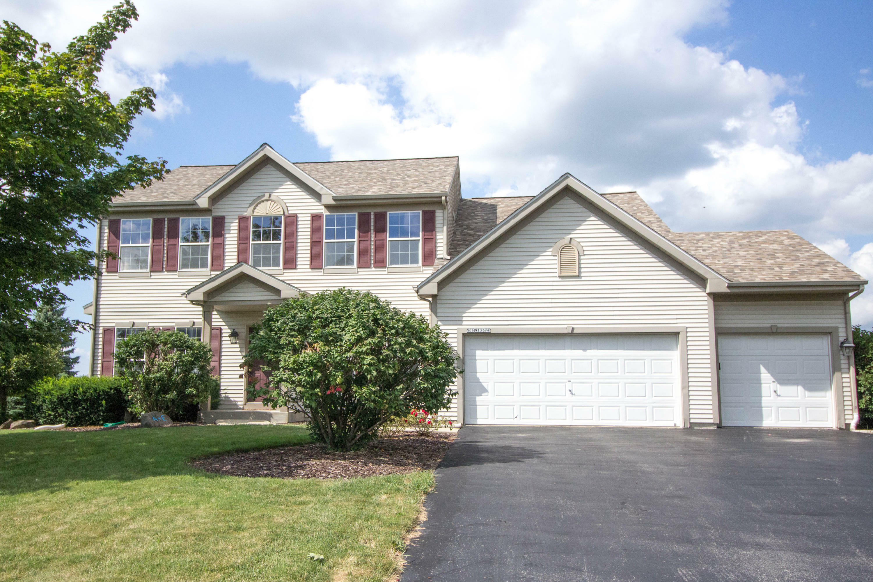 Property Photo:  N66w13694 Crestwood Dr  WI 53051 