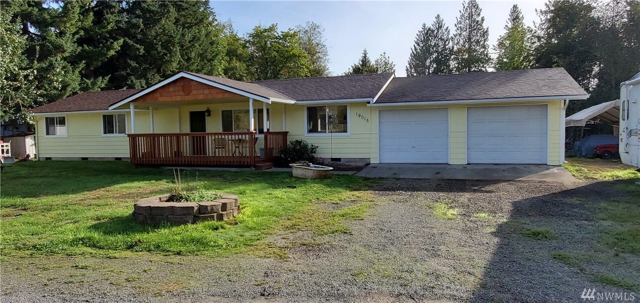 Property Photo:  19015  155th Avenue E  WA 98360 