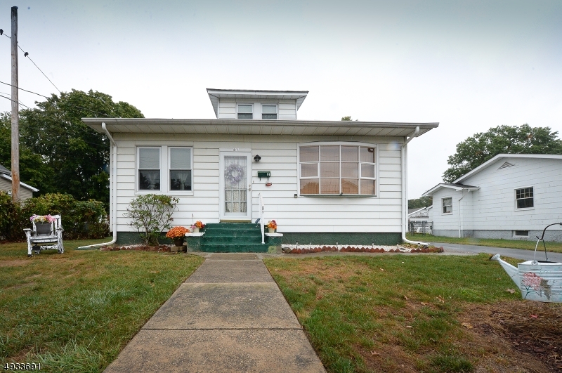 Property Photo:  91 Grant Ave  NJ 07442 