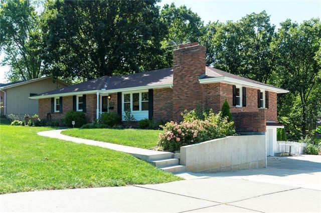 Property Photo:  3408 S Crysler Avenue  MO 64055 