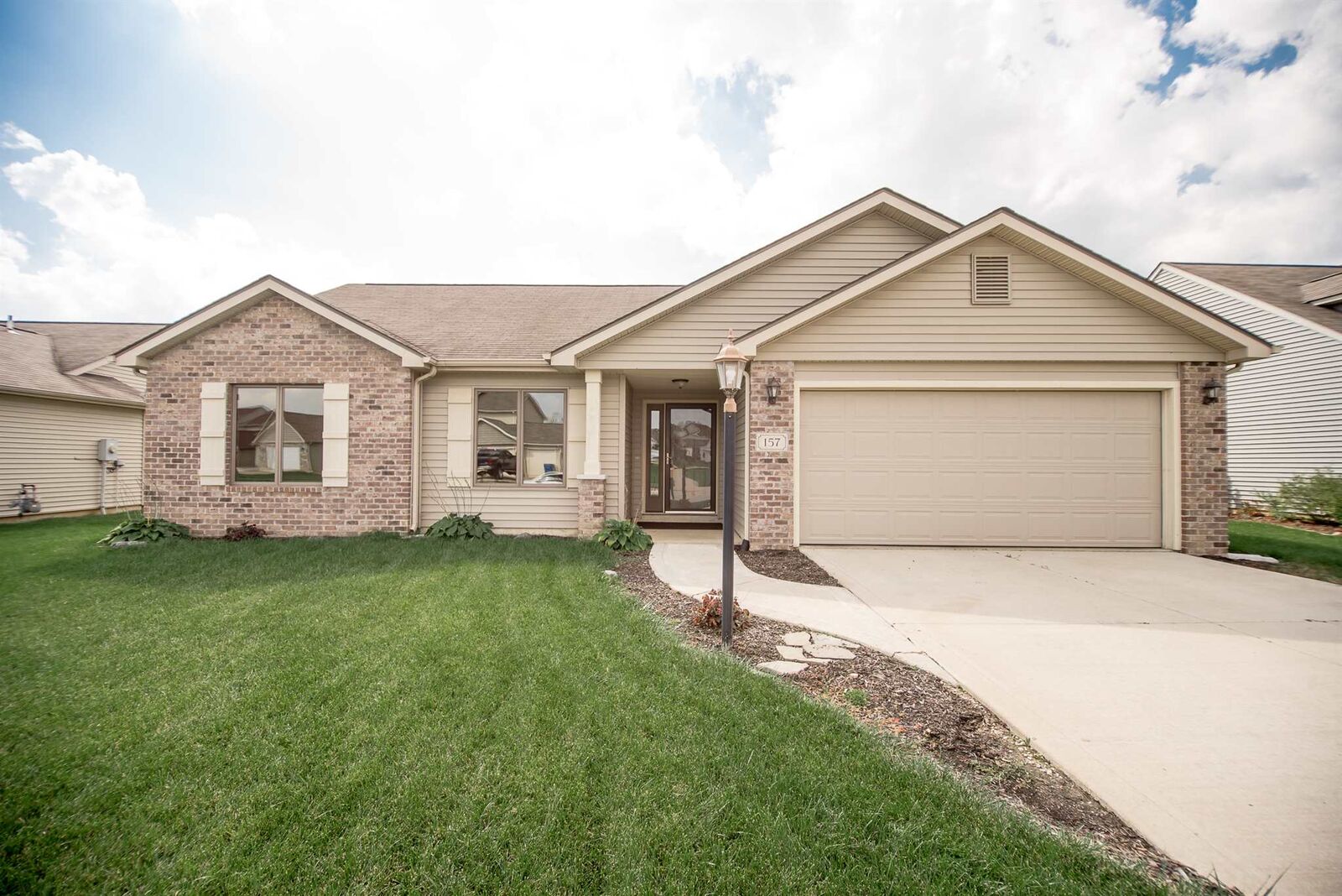 Property Photo: 157 W Cambridge Drive IN 46725