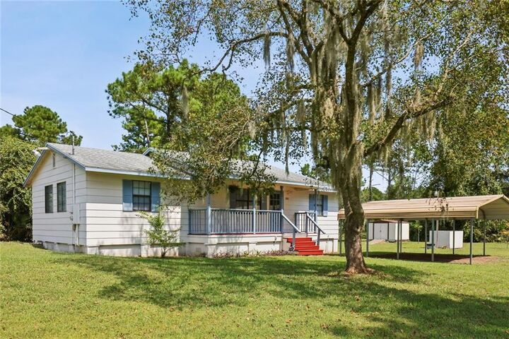 Property Photo: 2801 E Nectarine Road FL 32724