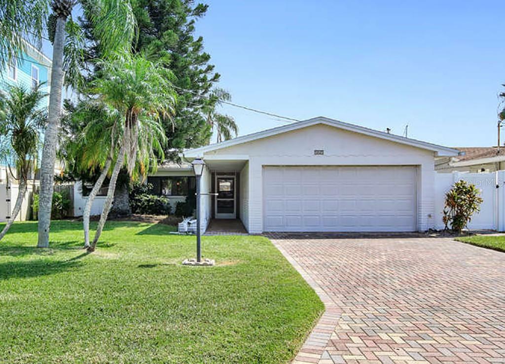 Property Photo:  563 Lillian Drive  FL 33708 