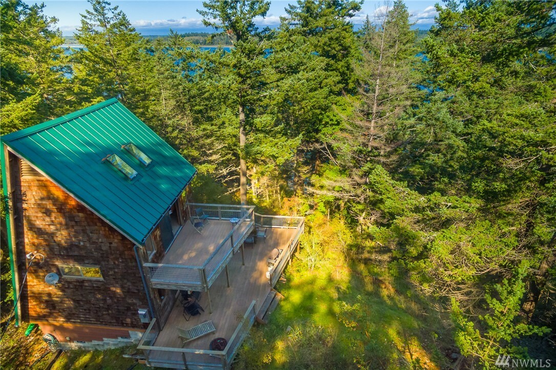 Property Photo:  1190 Beach Ave  WA 98262 