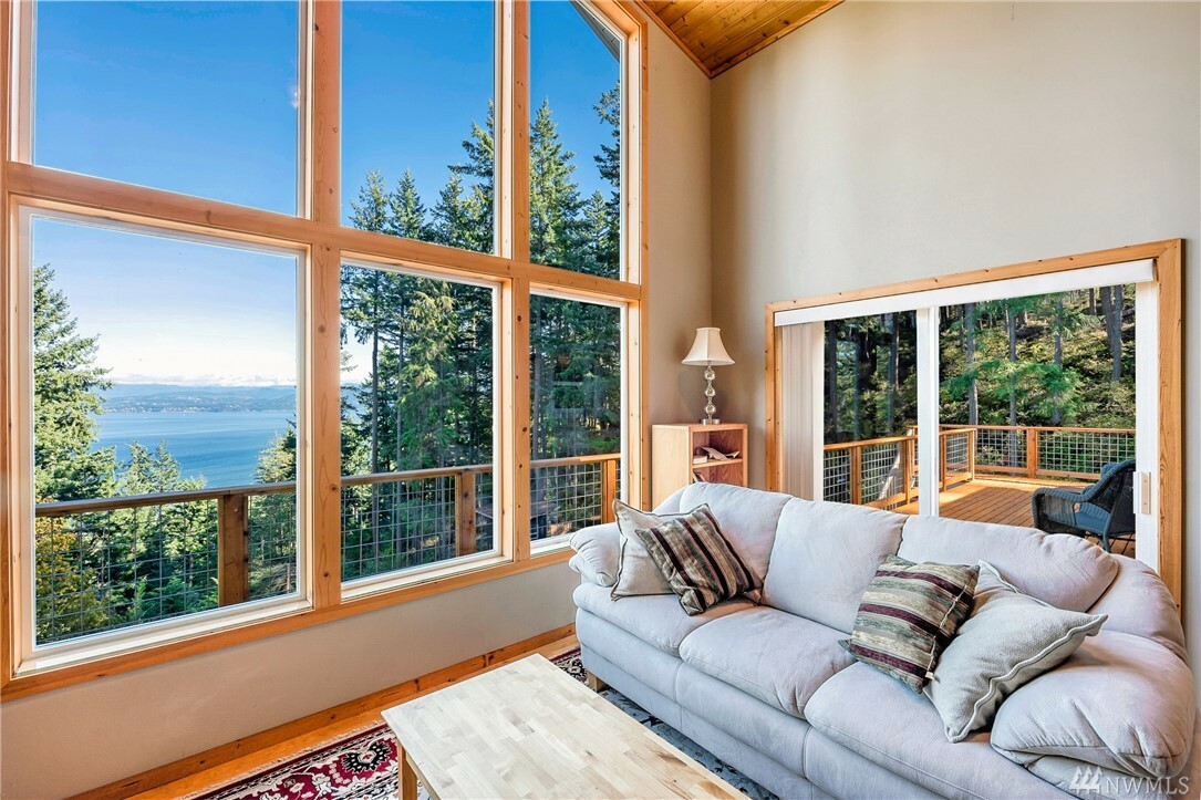 Property Photo:  3010 Dogwood Terr  WA 98262 