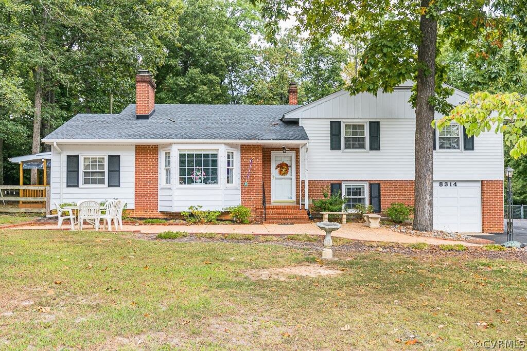 Property Photo: 8314 Burnside Drive VA 23116