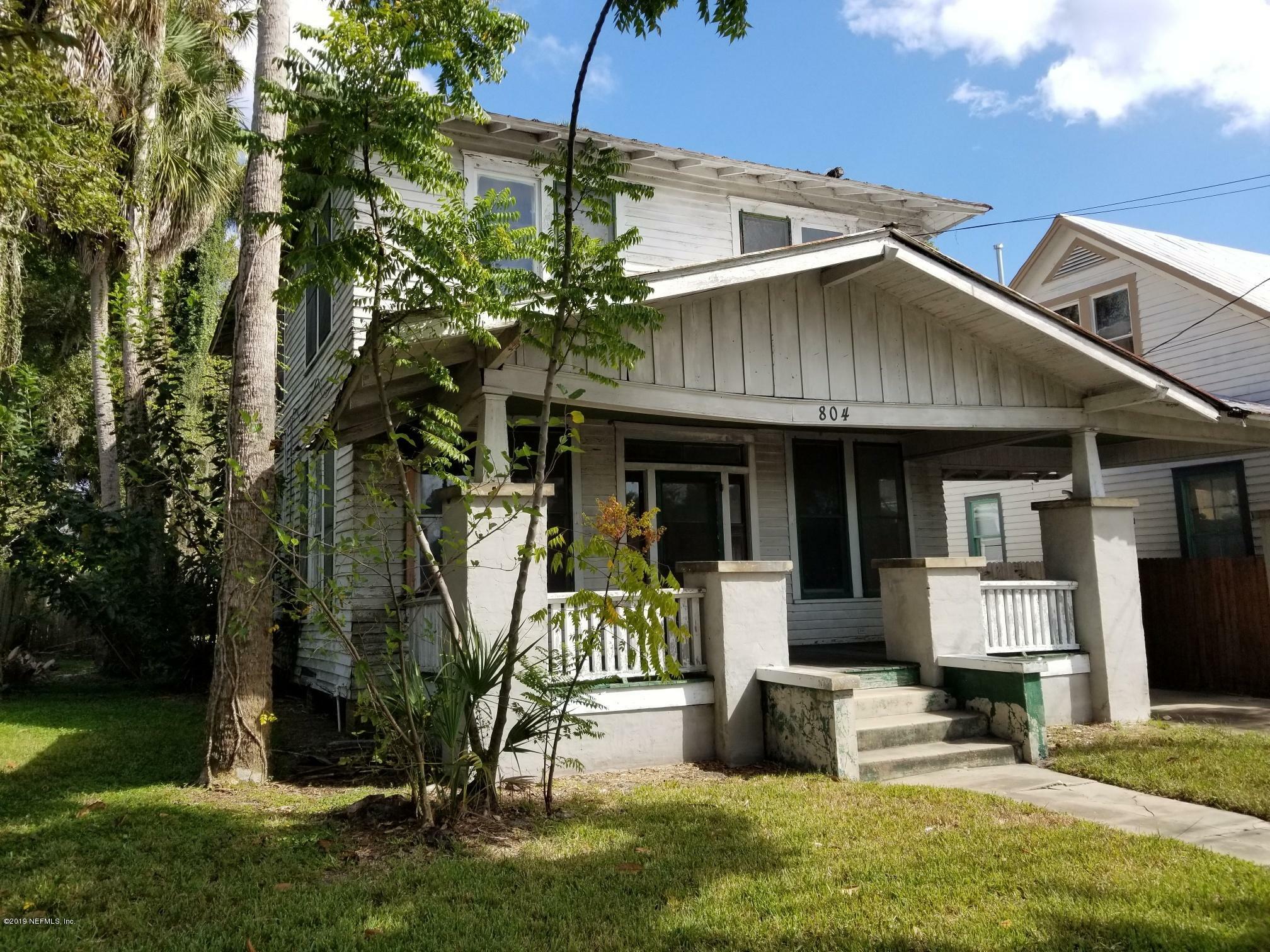 Property Photo:  804 Oak Street  FL 32177 