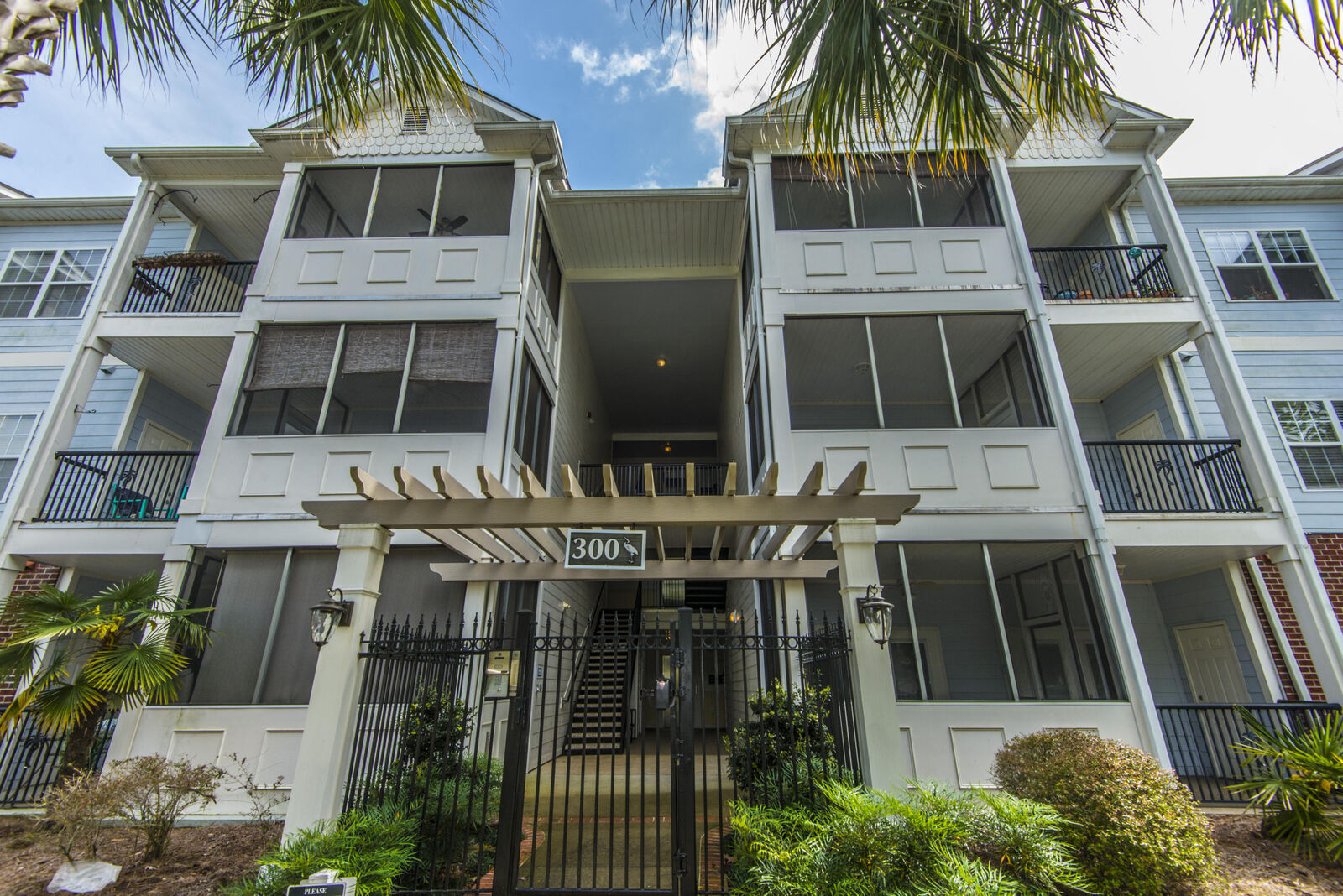 Property Photo:  1025 Riverland Woods Pl # 309  SC 29412 