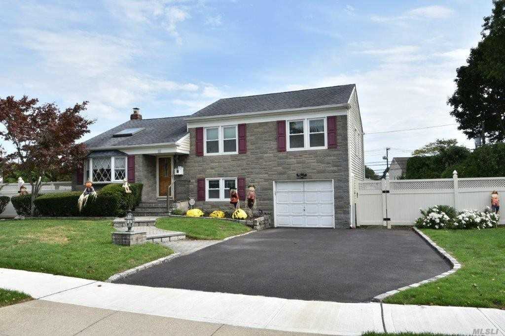 23 Romscho Street  Bethpage NY 11714 photo