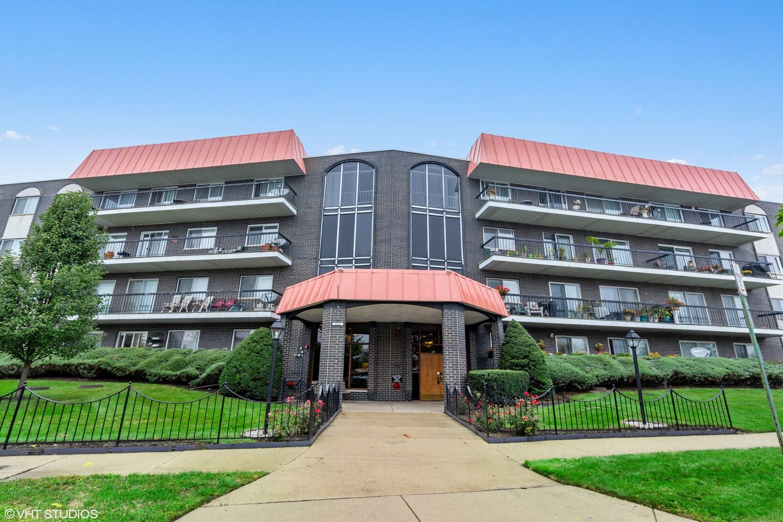 Property Photo:  4840 Foster Street 209  IL 60077 