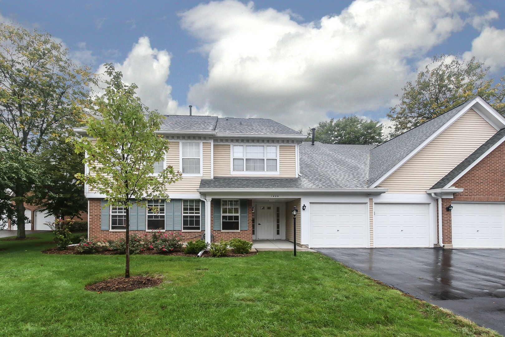 Property Photo: 1406 Orange Court A IL 60056