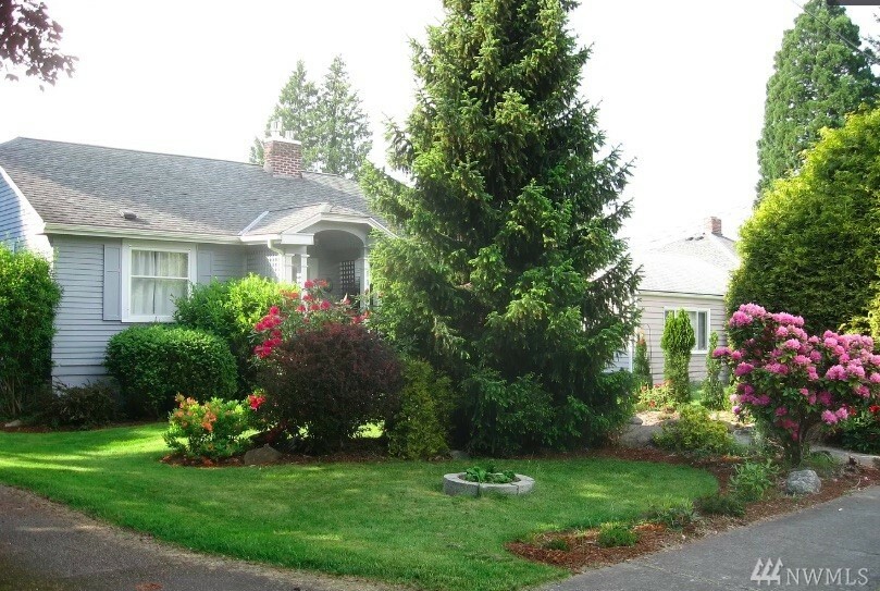 Property Photo:  1110 E Victor St  WA 98225 