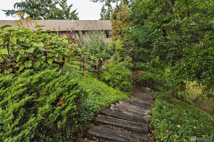 Property Photo: 20146 53rd Avenue NE WA 98155