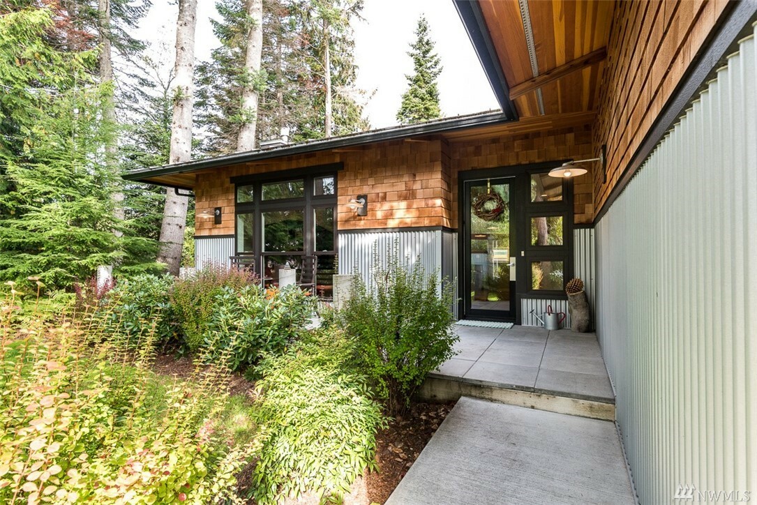 Property Photo: 2320 37th St WA 98221