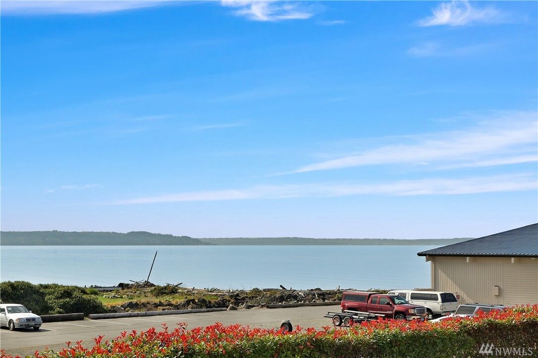 Property Photo:  601 S 227th Street 209S  WA 98198 