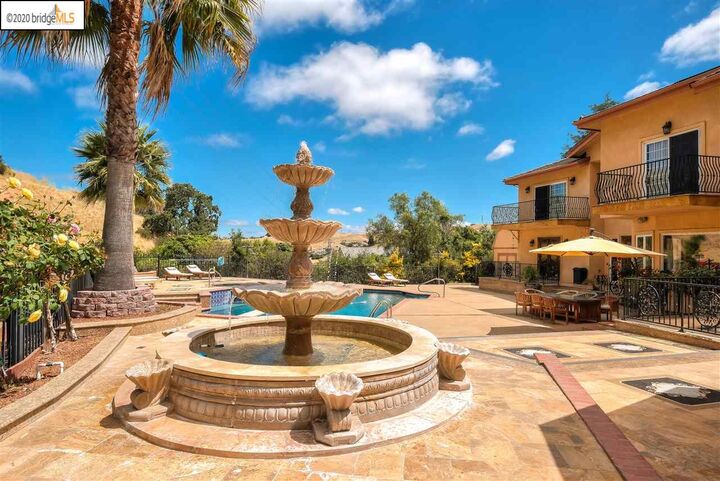 142 Midship Drive  Hercules CA 94547 photo