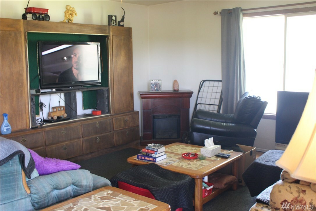 Property Photo: 1690 Center St WA 98850