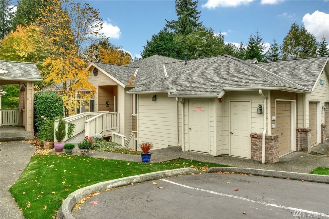 Property Photo:  4316 Stonebridge Wy 101  WA 98037 