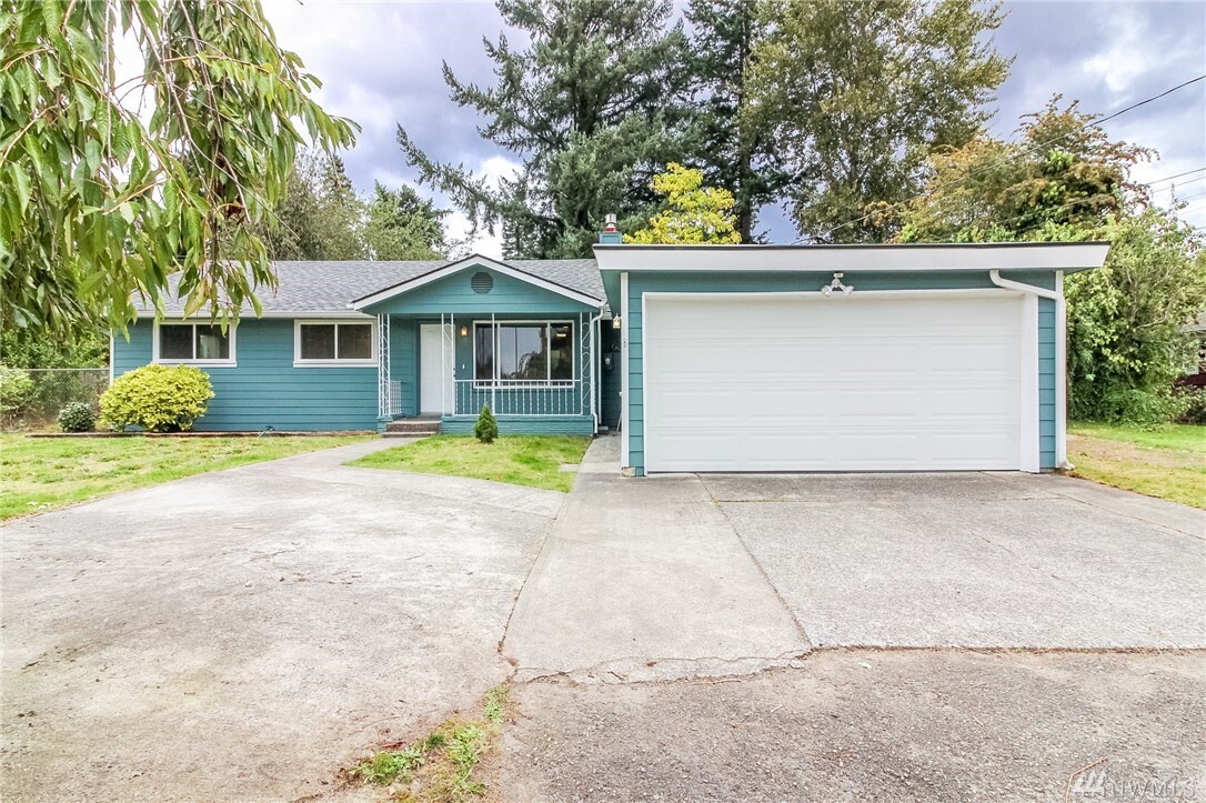 Property Photo:  9425  Yakima Avenue  WA 98444 