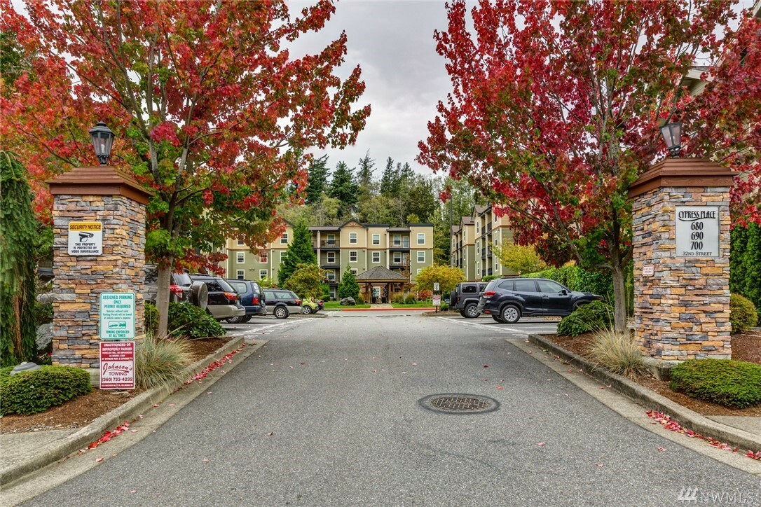 Property Photo:  700 Bldg A 32nd St 307  WA 98225 