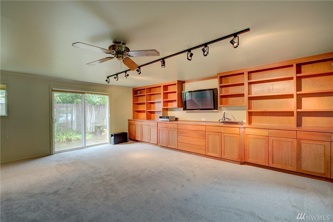 Property Photo: 1815 100th Ave NE WA 98004
